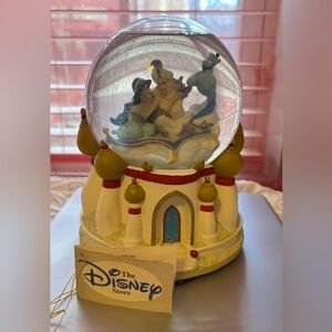 Vintage Disney Aladdin Snow Globe